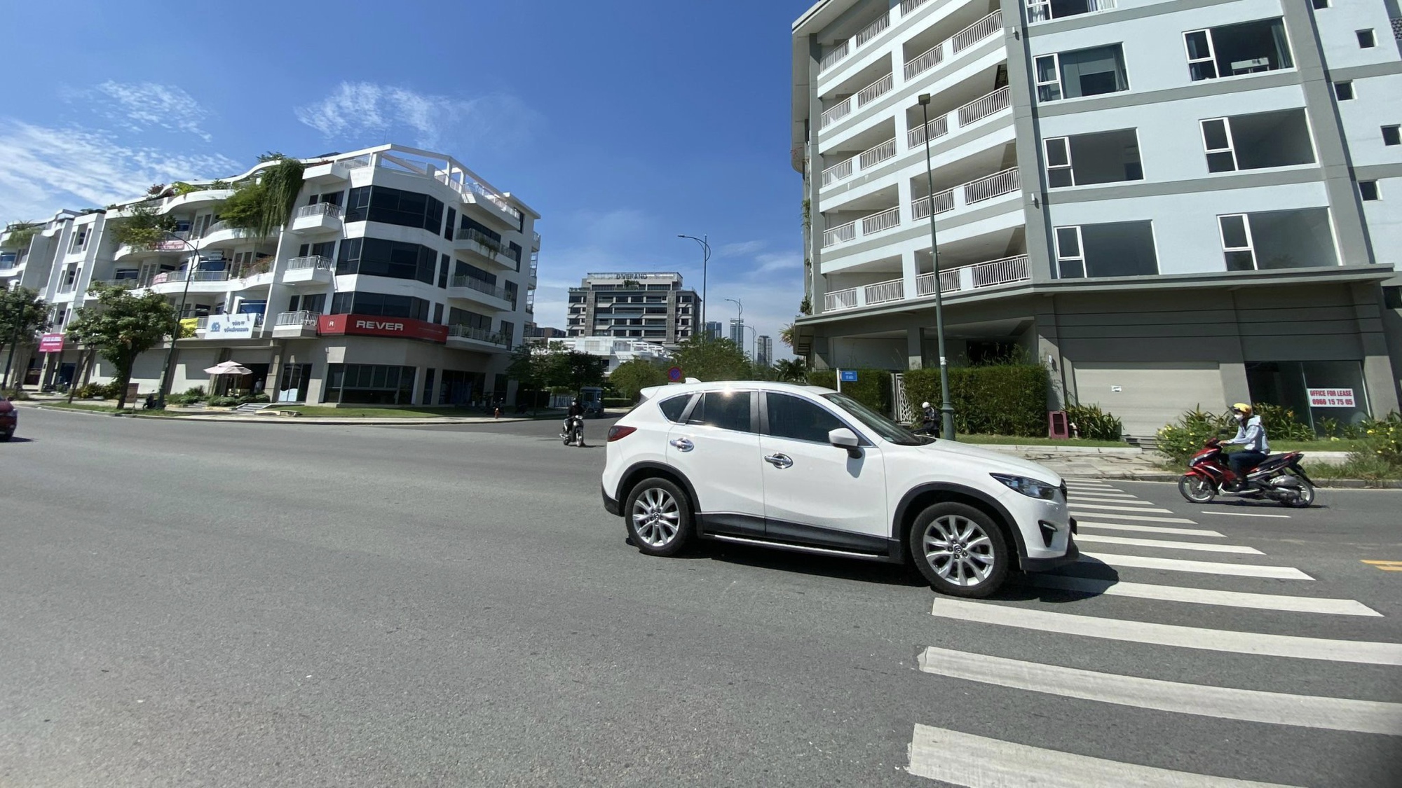 Nữ t&agrave;i xế xe &ocirc;m c&ocirc;ng nghệ bị kh&aacute;ch uy hiếp, cướp xe l&uacute;c  rạng s&aacute;ng - Ảnh 1.