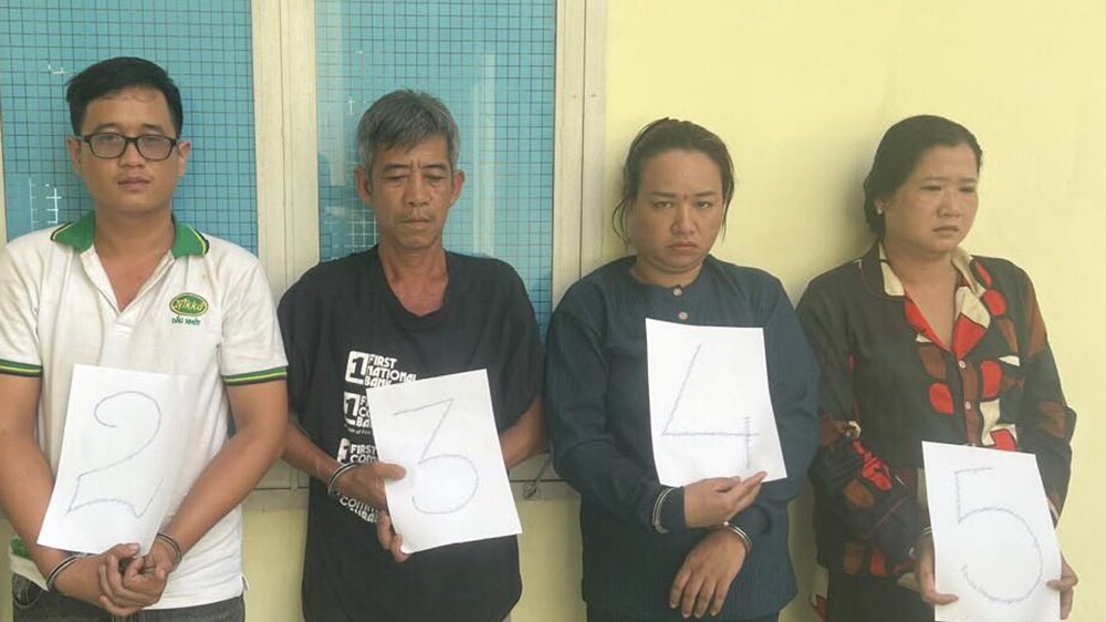 Bắt nh&oacute;m chặn xe, cưỡng đoạt tiền của doanh nghiệp vận tải ở Vinhome Grand Park - Ảnh 1.