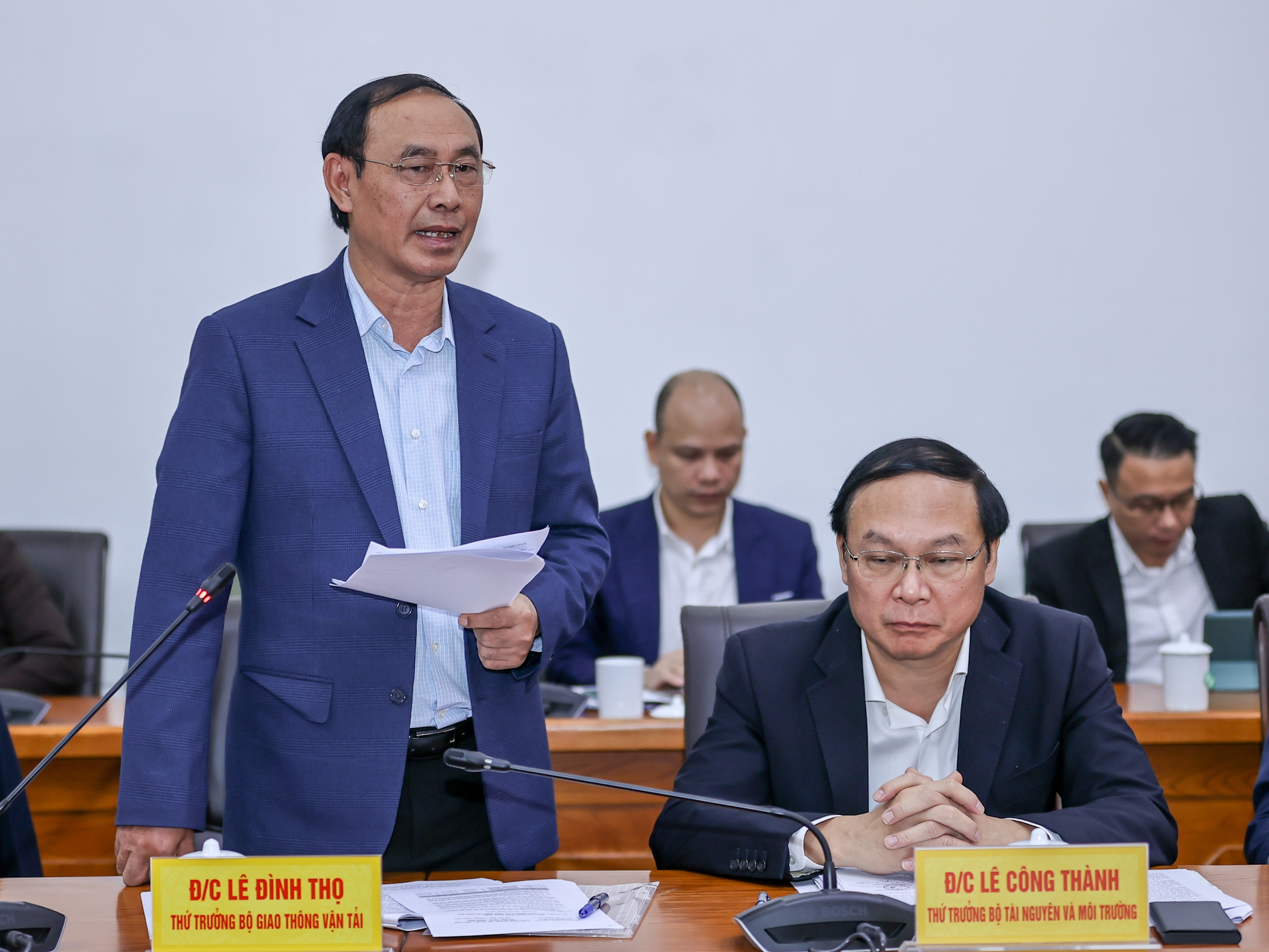 Thủ tướng: L&agrave;m bằng được c&ocirc;ng tr&igrave;nh hạ tầng lớn kết nối Lai Ch&acirc;u với trong nước, quốc tế - Ảnh 2.