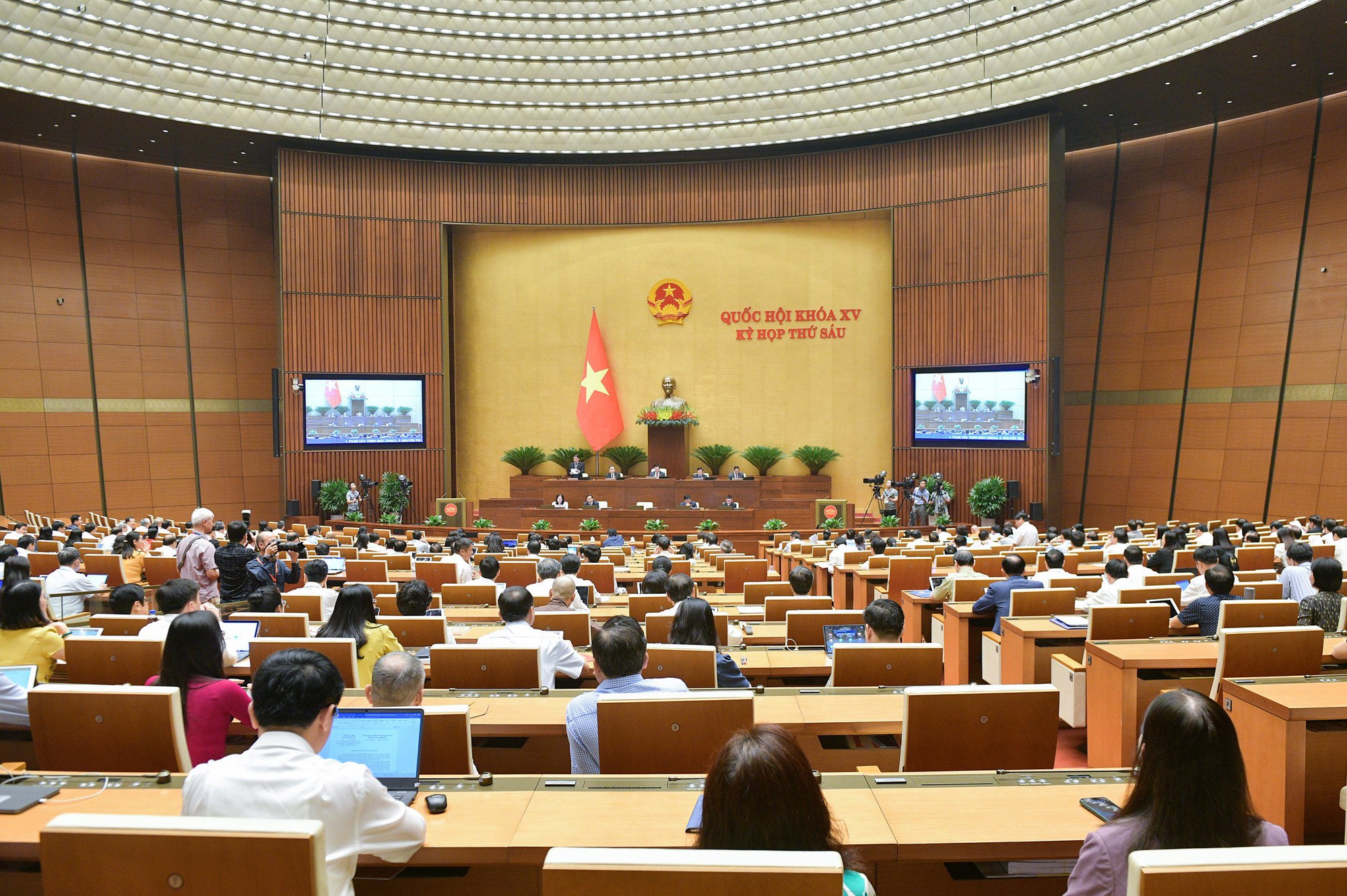 Đại biểu Quốc hội đề nghị "bắt bệnh chuẩn, k&ecirc; đơn đ&uacute;ng" cho nền kinh tế - Ảnh 2.