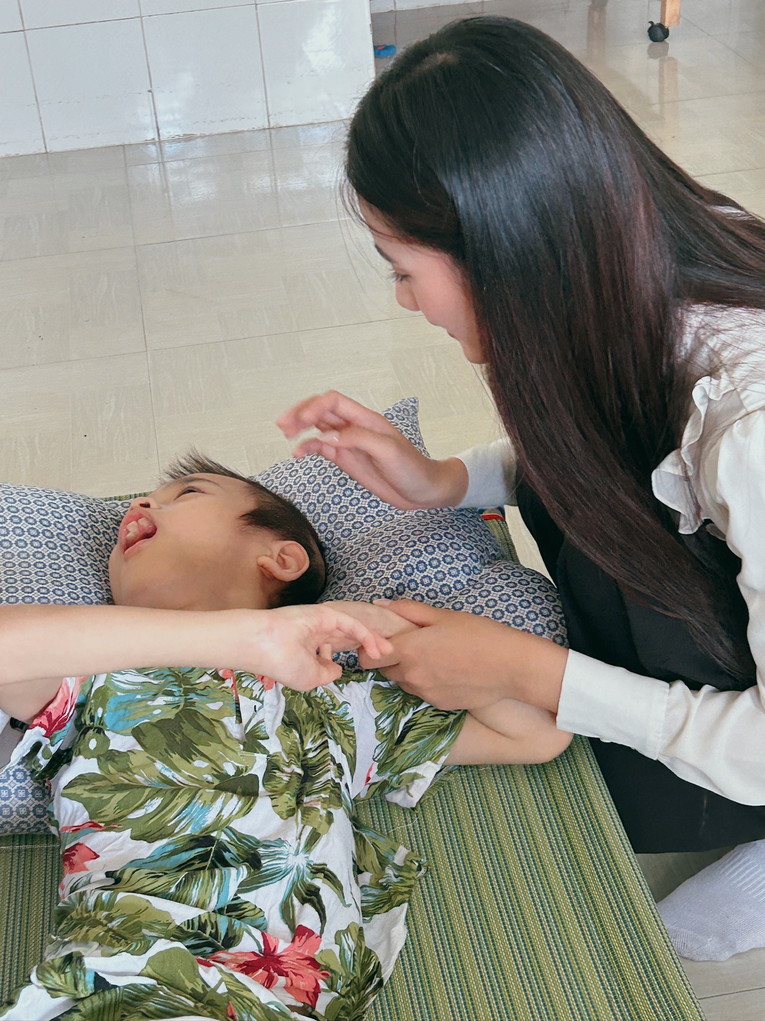 Thăm và ủng hộ Cô nhi viện Phú Hòa, Quảng Ngãi Thăm và ủng hộ Cô nhi viện Phú Hòa, Quảng Ngãi
