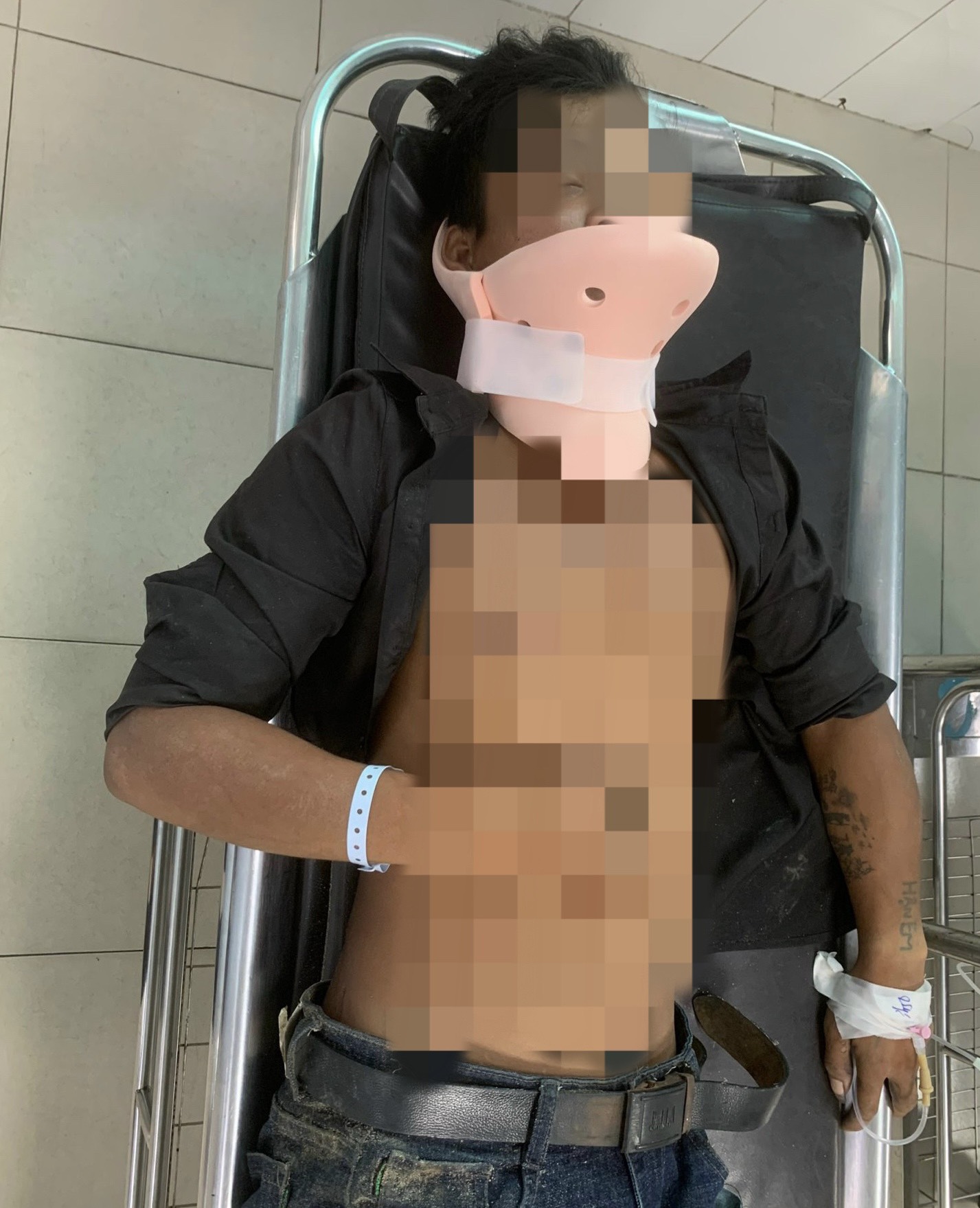 Vụ tai nạn bốn người thương vong: Nạn nh&acirc;n c&ograve;n lại say xỉn, bị g&atilde;y cột sống cổ - Ảnh 1.