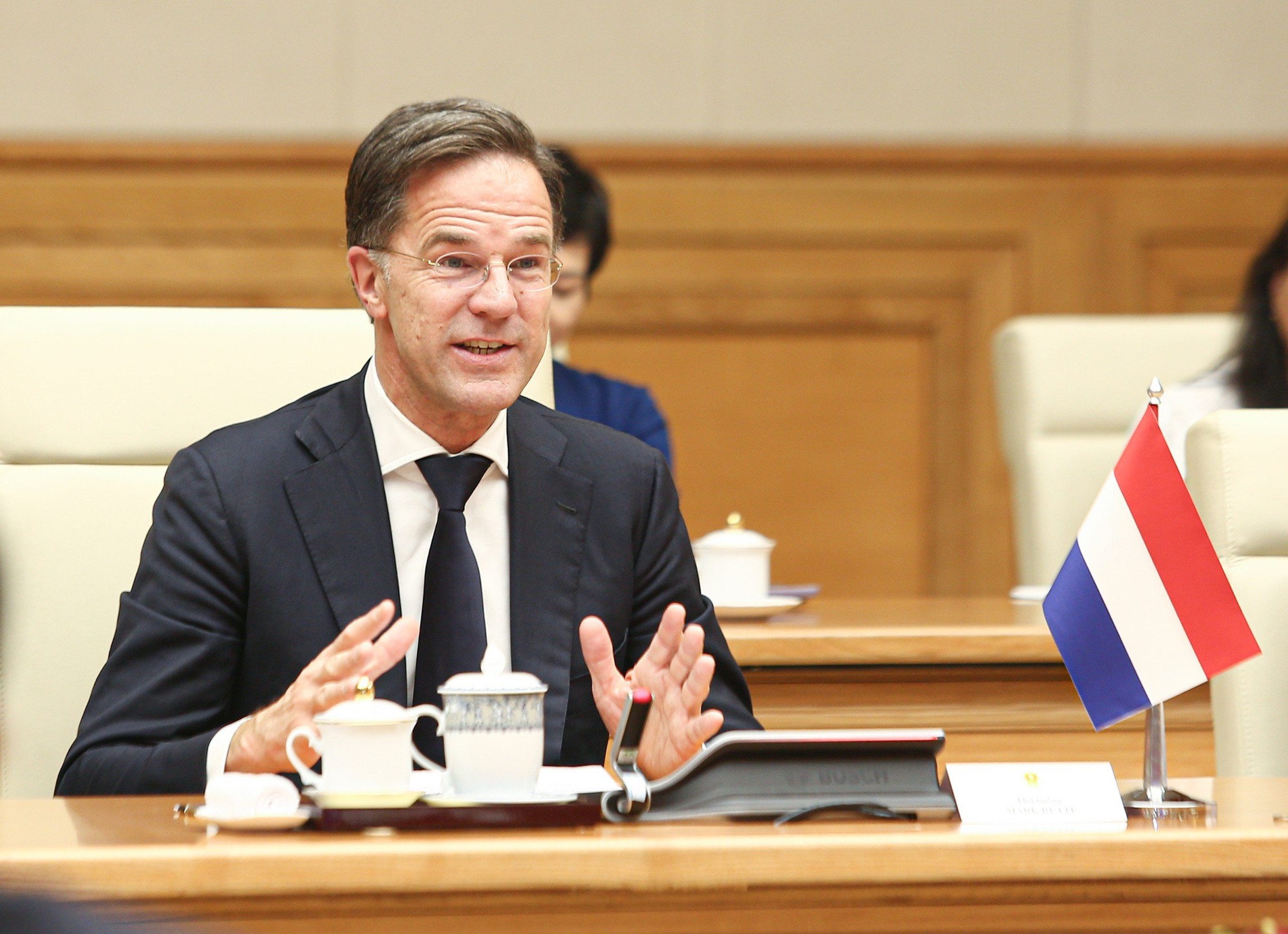 To&agrave;n cảnh lễ đ&oacute;n Thủ tướng H&agrave; Lan Mark Rutte  - Ảnh 9.