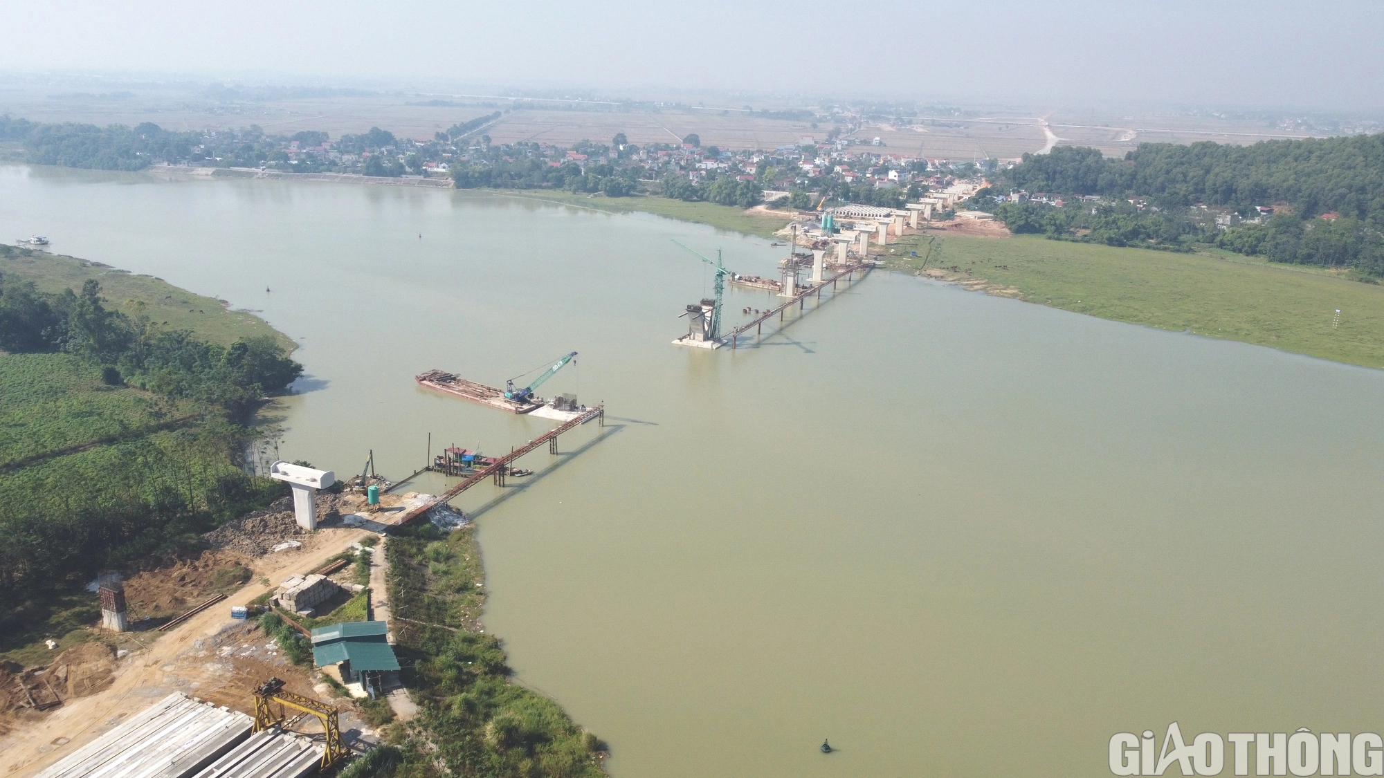 Thi công cây cầu dài nhất trên sông Mã - Ảnh 1. Thi công cây cầu dài nhất trên sông Mã - Ảnh 1.