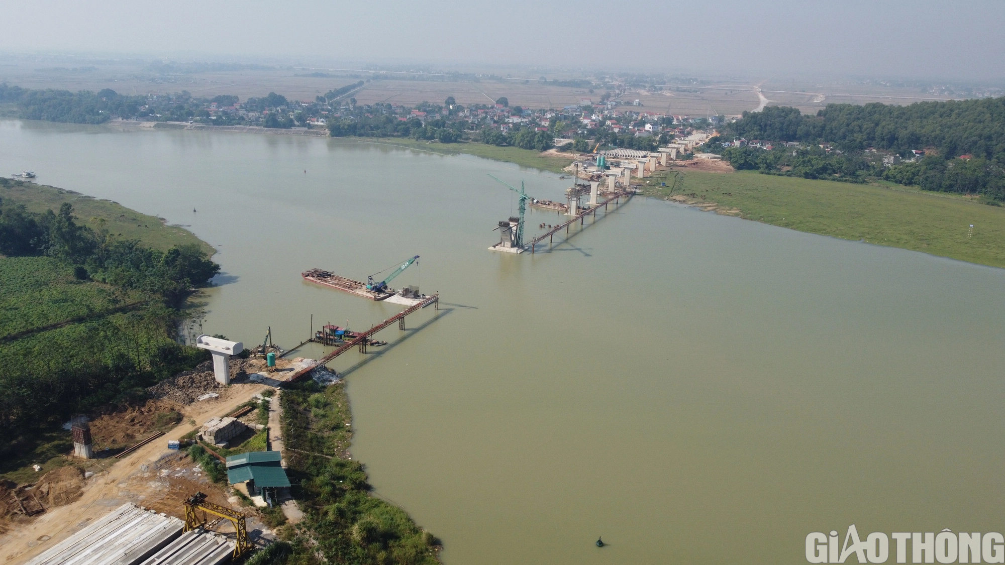 Thi công cây cầu dài nhất trên sông Mã - Ảnh 12. Thi công cây cầu dài nhất trên sông Mã - Ảnh 12.