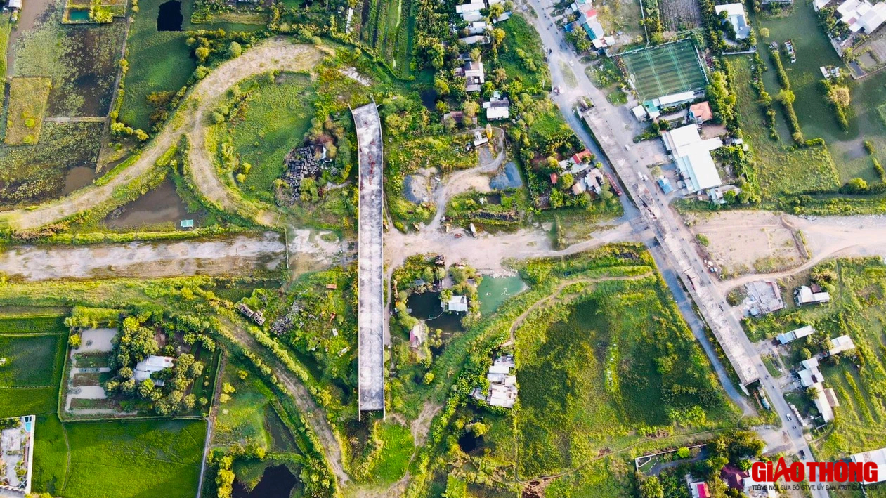 Khổ ải qua tuyến quốc lộ 50km/h ở TP.HCM đợi ng&agrave;y nối cao tốc Bến Lức - Long Th&agrave;nh - Ảnh 8.