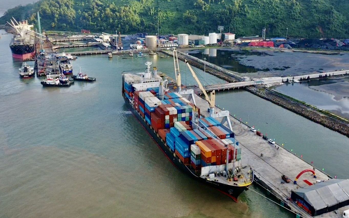 N&acirc;ng cấp hạ tầng, tăng ưu đ&atilde;i thu h&uacute;t h&agrave;ng container về cảng Ch&acirc;n M&acirc;y
