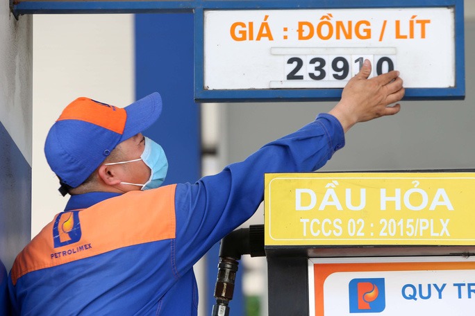 Bộ C&ocirc;ng thương chốt ng&agrave;y điều chỉnh gi&aacute; xăng dầu theo nghị định mới - Ảnh 1.
