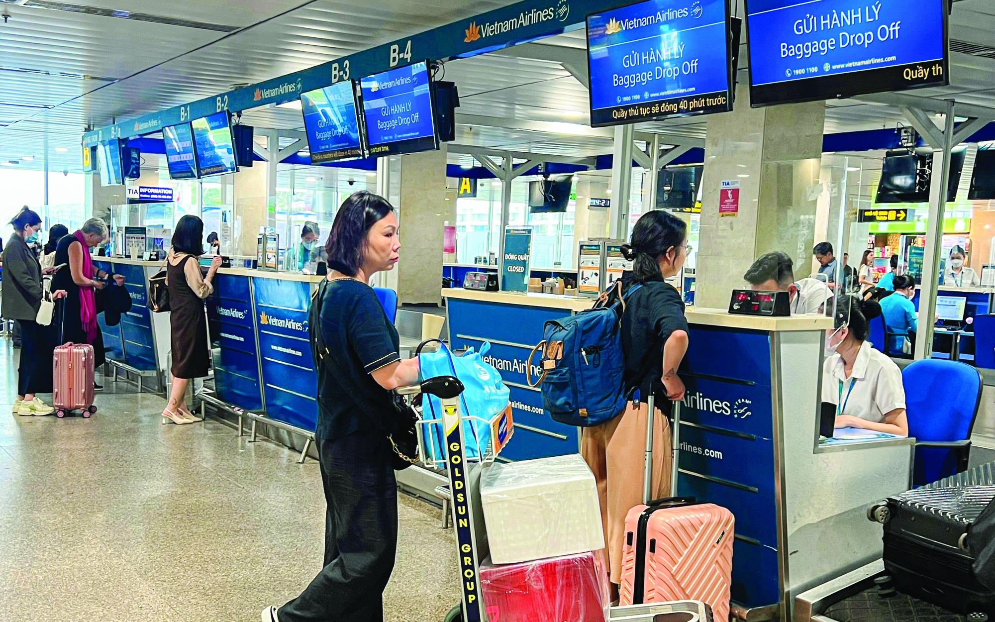 Bắt đầu &ldquo;n&oacute;ng&rdquo; v&eacute; m&aacute;y bay, t&agrave;u xe Tết