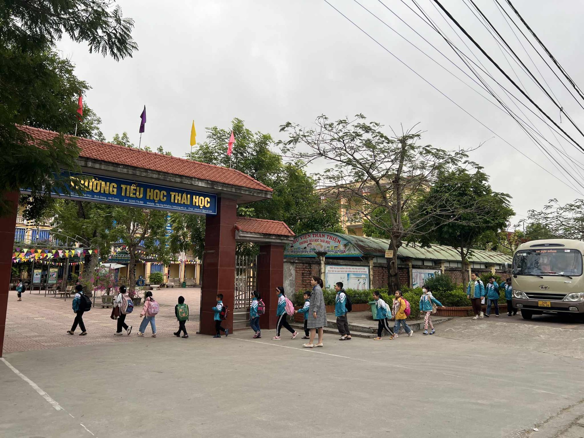 Hải Dương: Ph&aacute;t huy hiệu quả &ldquo;cổng trường an to&agrave;n giao th&ocirc;ng&rdquo; - Ảnh 2.