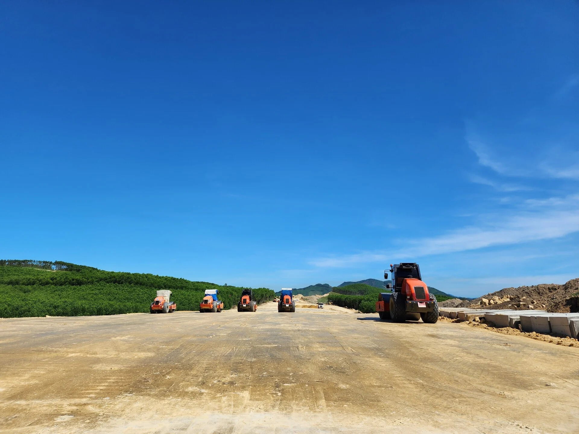 Nh&agrave; thầu Xu&acirc;n Trường chậm tiến độ thi c&ocirc;ng cao tốc H&agrave;m Nghi - Vũng &Aacute;ng - Ảnh 1.