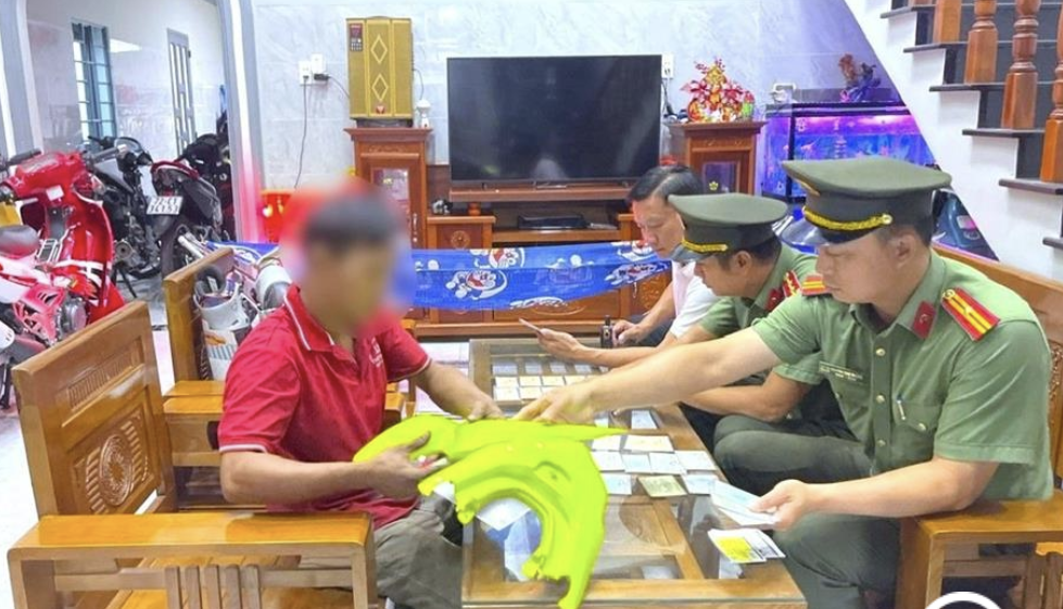 Ph&aacute;t hiện cơ sở độ xe m&ocirc; t&ocirc; tr&aacute;i ph&eacute;p - Ảnh 2.