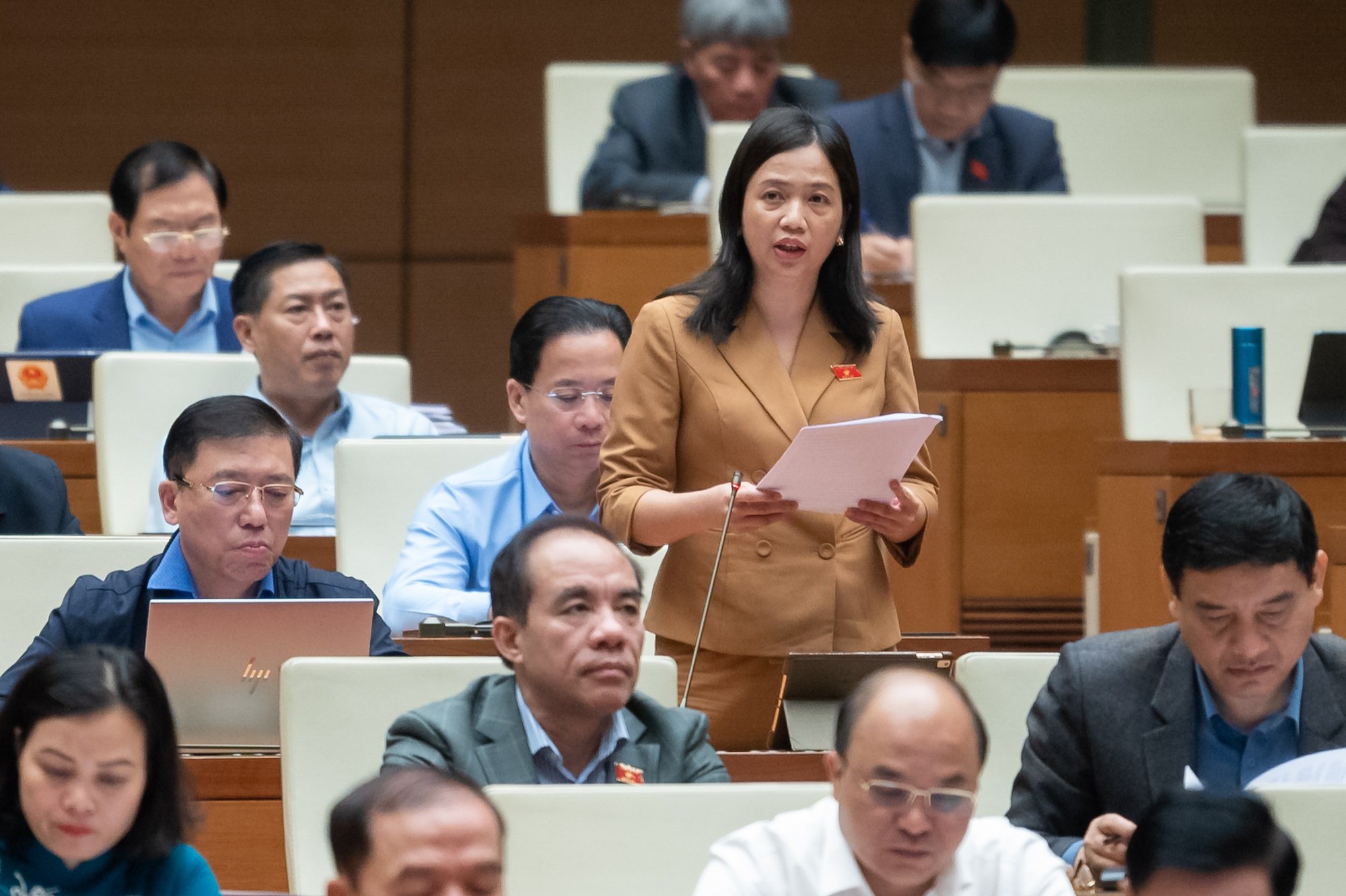 ĐBQH: C&ograve;n t&igrave;nh trạng người đứng đầu cho cấp ph&oacute; tiếp c&ocirc;ng d&acirc;n, đại biểu chỉ chuyển đơn - Ảnh 3.