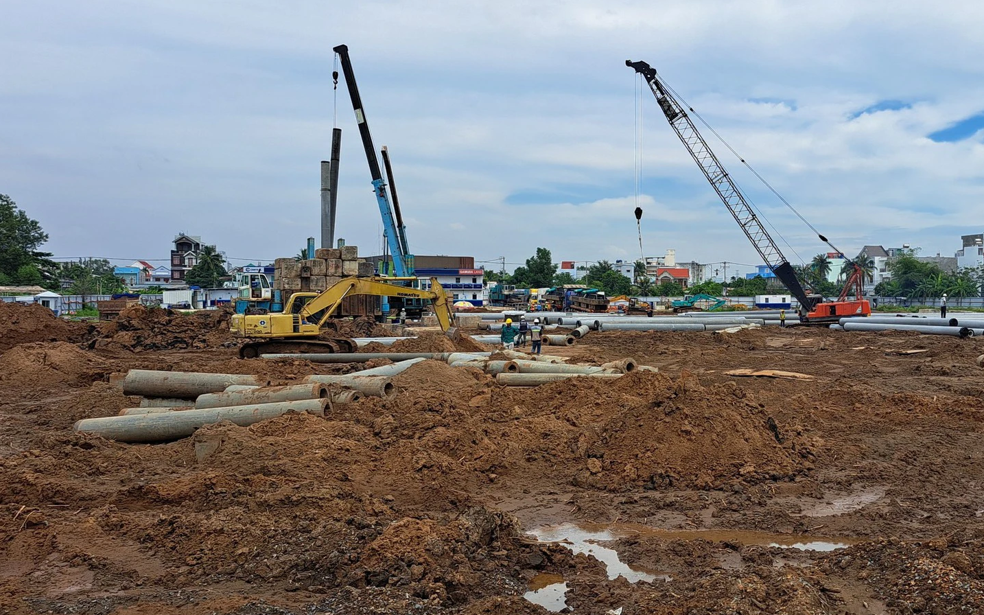 Đường n&aacute;t như tương v&igrave; xe ra v&agrave;o dự &aacute;n kh&ocirc;ng ph&eacute;p của Gamuda Land