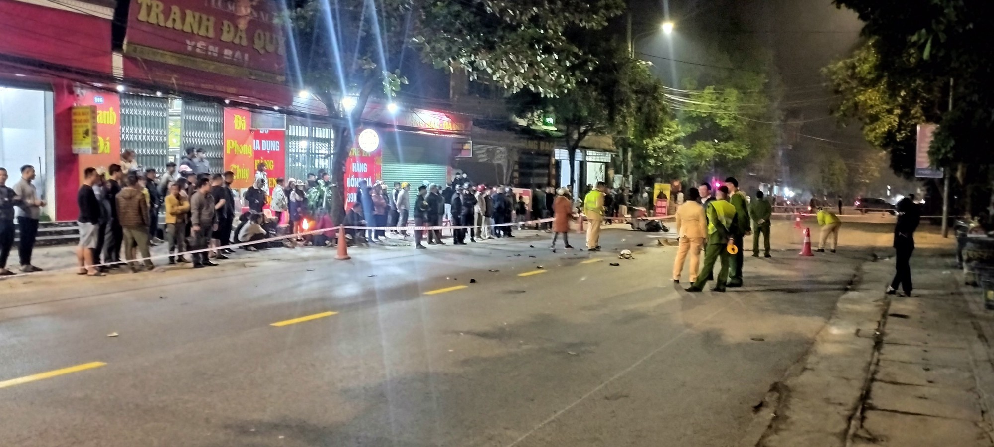 Tai nạn khiến 4 người thương vong ở Y&ecirc;n B&aacute;i t&agrave;i xế ra tr&igrave;nh diện c&ocirc;ng an - Ảnh 1.