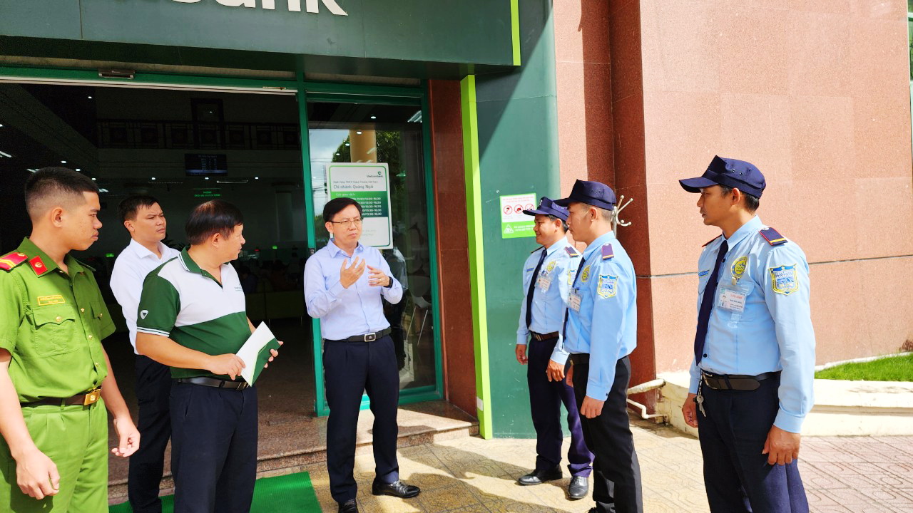 C&aacute;c ng&acirc;n h&agrave;ng đảm bảo an ninh, an to&agrave;n v&agrave; chống cướp như thế n&agrave;o?   - Ảnh 1.