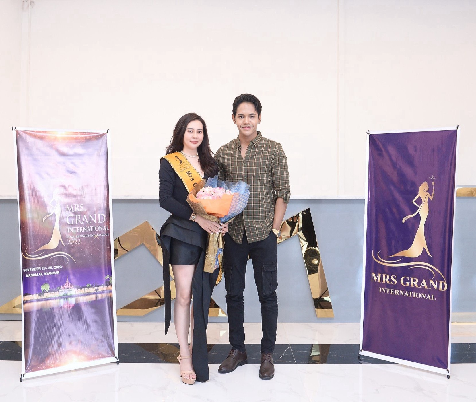 Mrs Grand International 2022 Phan Kim Oanh xúc động trao vương miện cho người kế nhiệm - Ảnh 3. Mrs Grand International 2022 Phan Kim Oanh xúc động trao vương miện cho người kế nhiệm - Ảnh 3.