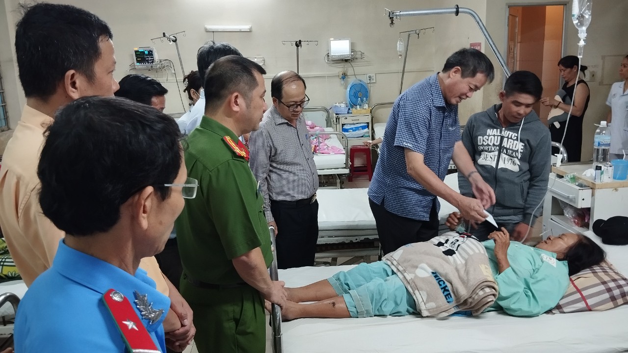 Kh&aacute;nh Ho&agrave;: G&oacute;p phần xoa dịu nỗi đau nạn nh&acirc;n tai nạn giao th&ocirc;ng - Ảnh 2.