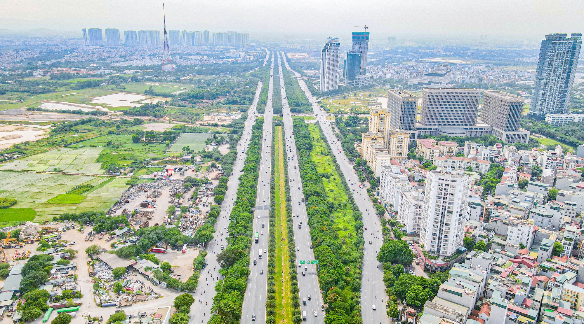 Luật Đất đai sửa đổi: Động lực n&agrave;o cho ph&aacute;t triển giao th&ocirc;ng? - Ảnh 1.