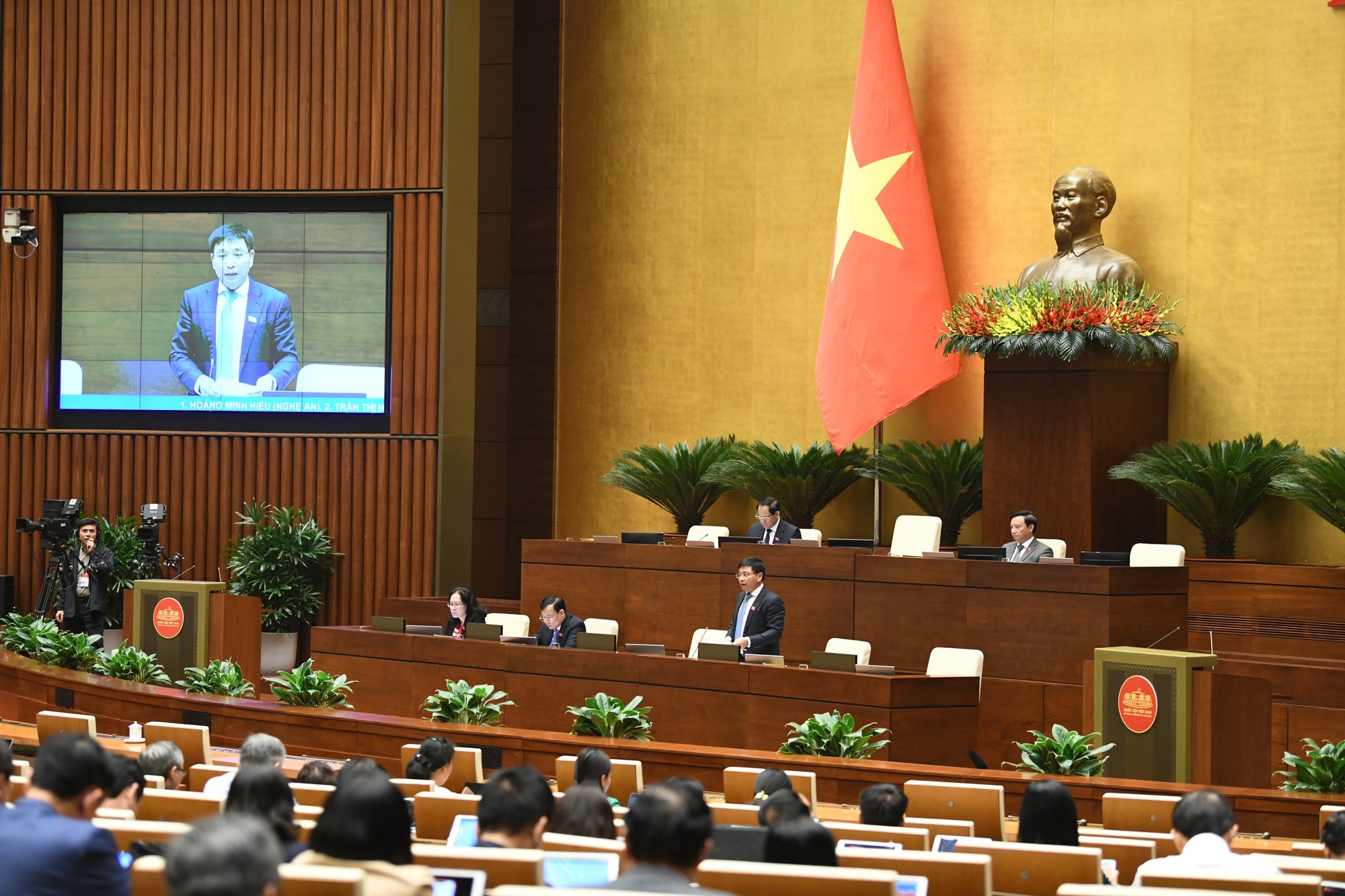 Bộ trưởng Nguyễn Văn Thắng: Sẽ phối hợp với Bộ C&ocirc;ng an r&agrave; so&aacute;t  2 dự thảo Luật đường bộ - Ảnh 2.