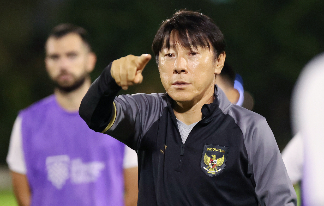 Dồn HLV Shin Tae-yong v&agrave;o thế kh&oacute;, b&aacute;o Indonesia nhắm thầy Park thay thế  - Ảnh 1.