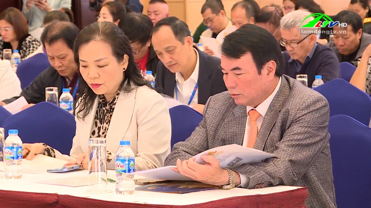 Li&ecirc;n hoan phim VN: "Tro t&agrave;n rực rỡ" thắng B&ocirc;ng sen v&agrave;ng, "Đất rừng phương Nam" tay trắng - Ảnh 8.