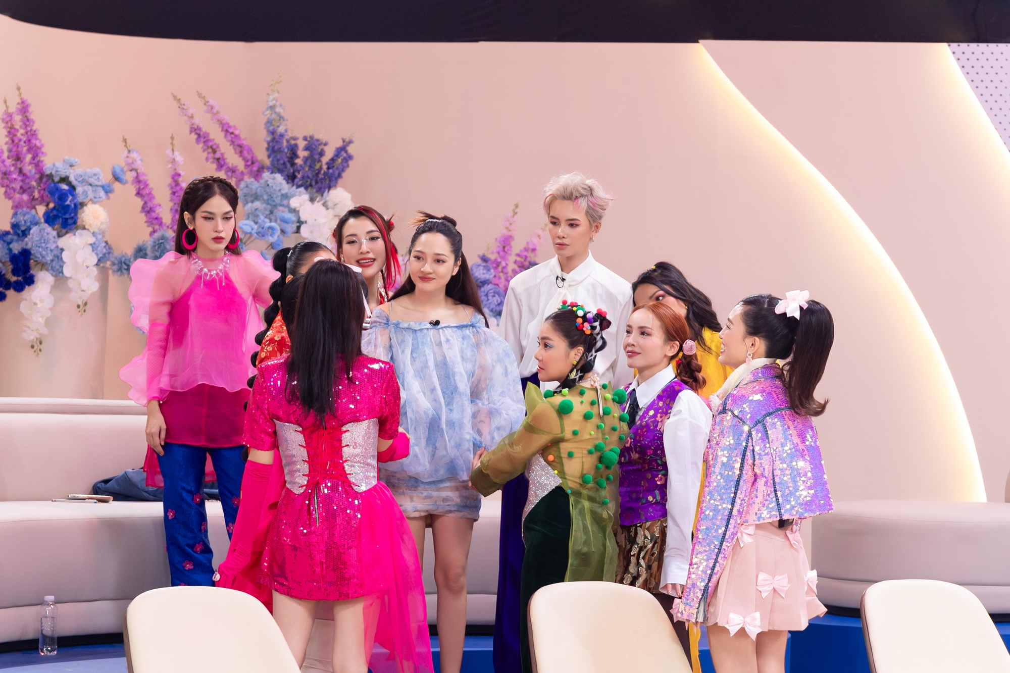 Chị đẹp 2023: Bảo Anh rơi nước mắt phải dừng ch&acirc;n, diva Hồng Nhung đu d&acirc;y phải v&agrave;o viện  - Ảnh 3.