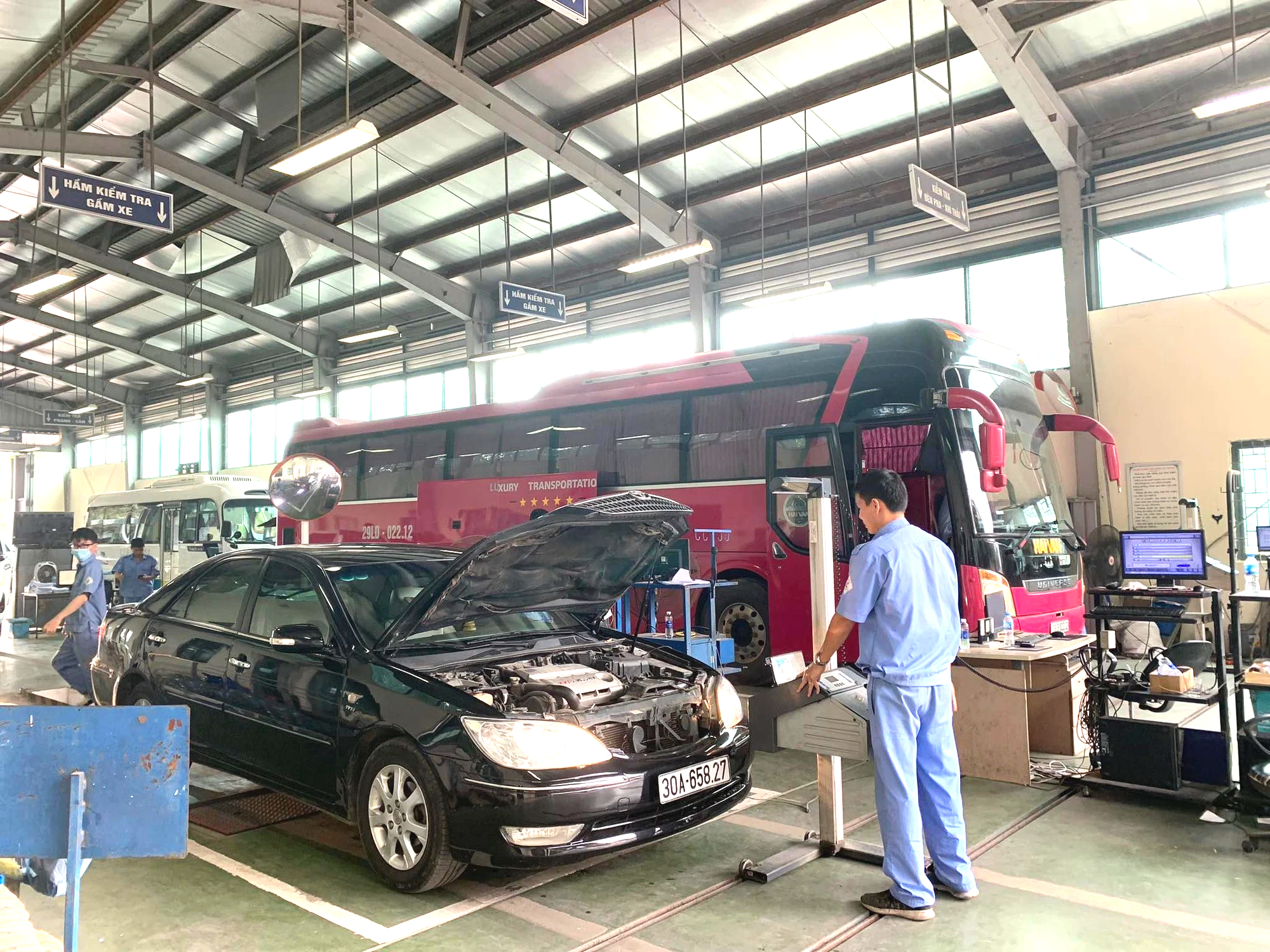 Đối chiếu cơ sở dữ liệu, nâng cao chất lượng kiểm định phương tiện - Ảnh 1. Đối chiếu cơ sở dữ liệu, nâng cao chất lượng kiểm định phương tiện - Ảnh 1.