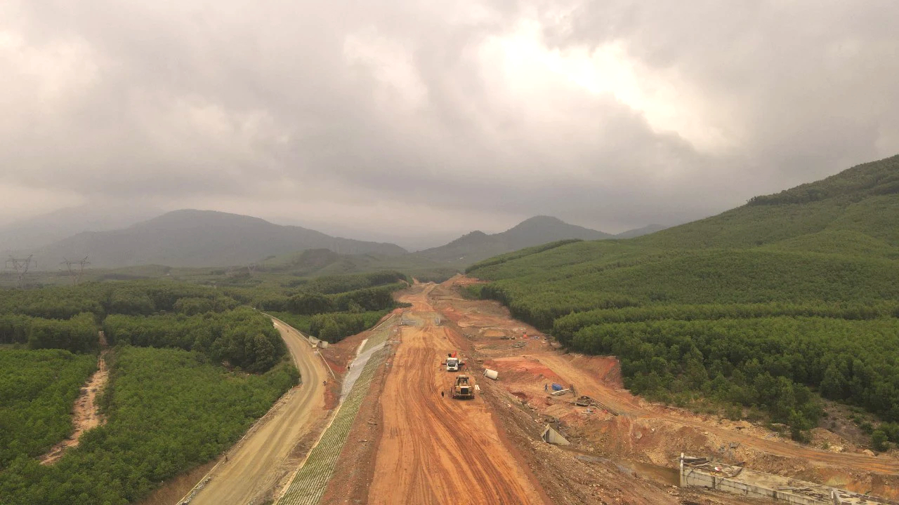 Hầm xuyên núi cao tốc Bắc - Nam đoạn qua Hà Tĩnh đang được thi công như thế nào? - Ảnh 10. Hầm xuyên núi cao tốc Bắc - Nam đoạn qua Hà Tĩnh đang được thi công như thế nào? - Ảnh 10.