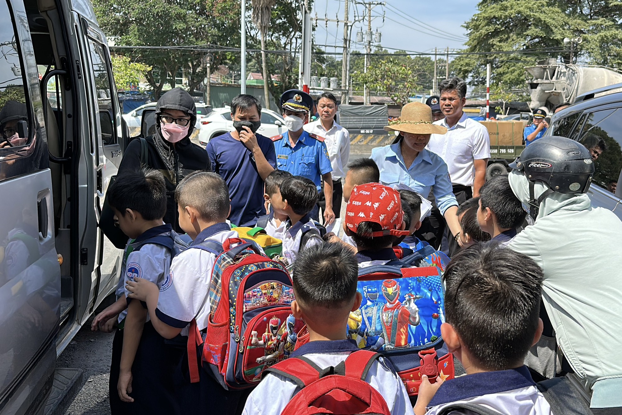 Đồng Nai 10 tháng phạt 276 xe đưa rước - Ảnh 1. Đồng Nai 10 tháng phạt 276 xe đưa rước - Ảnh 1.