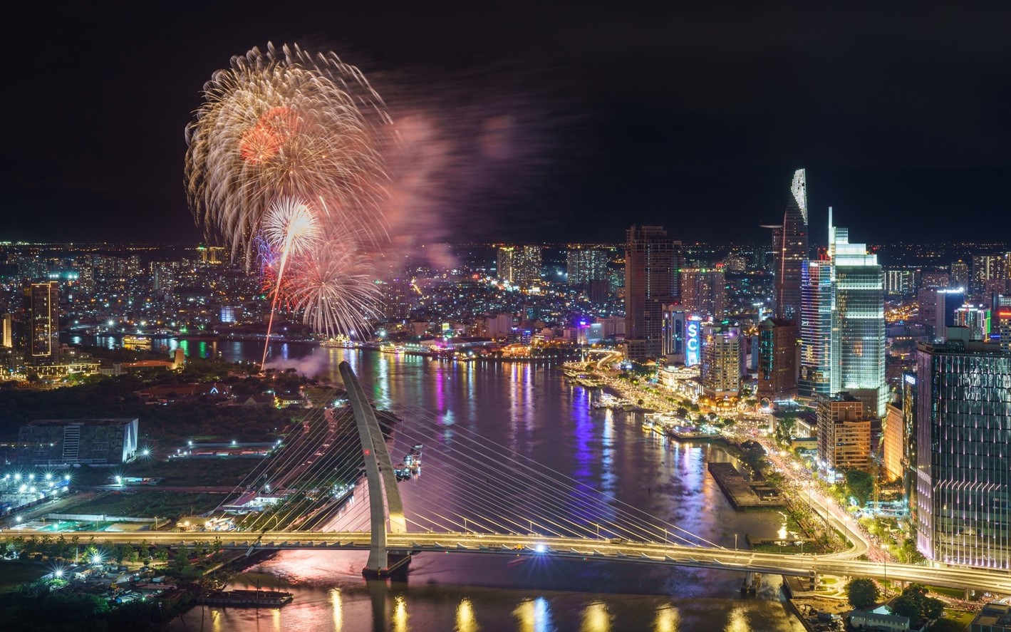 TP.HCM dự kiến bắn ph&aacute;o hoa đ&oacute;n tết Dương lịch 2024