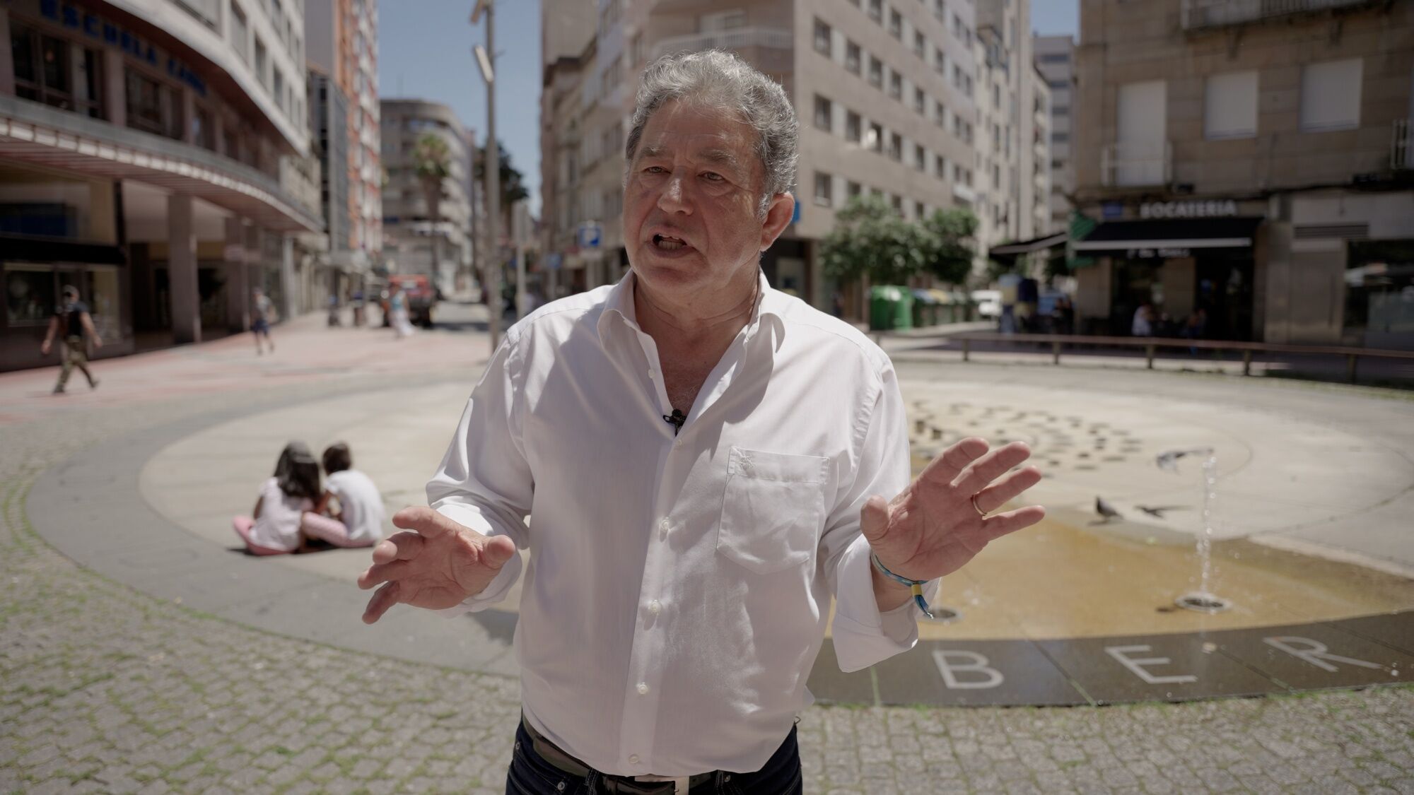 T&acirc;y Ban Nha: Th&agrave;nh phố kh&ocirc;ng hề c&oacute; b&oacute;ng d&aacute;ng &ocirc; t&ocirc; - Ảnh 1.