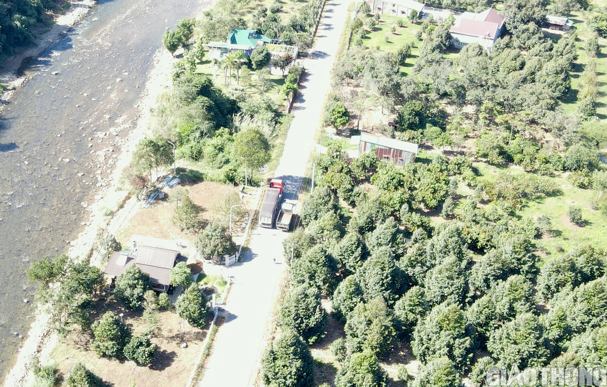 L&acirc;m đồng: D&acirc;n bất an với xe chở đ&aacute;, nơm nớp lo tai nạn - Ảnh 11.