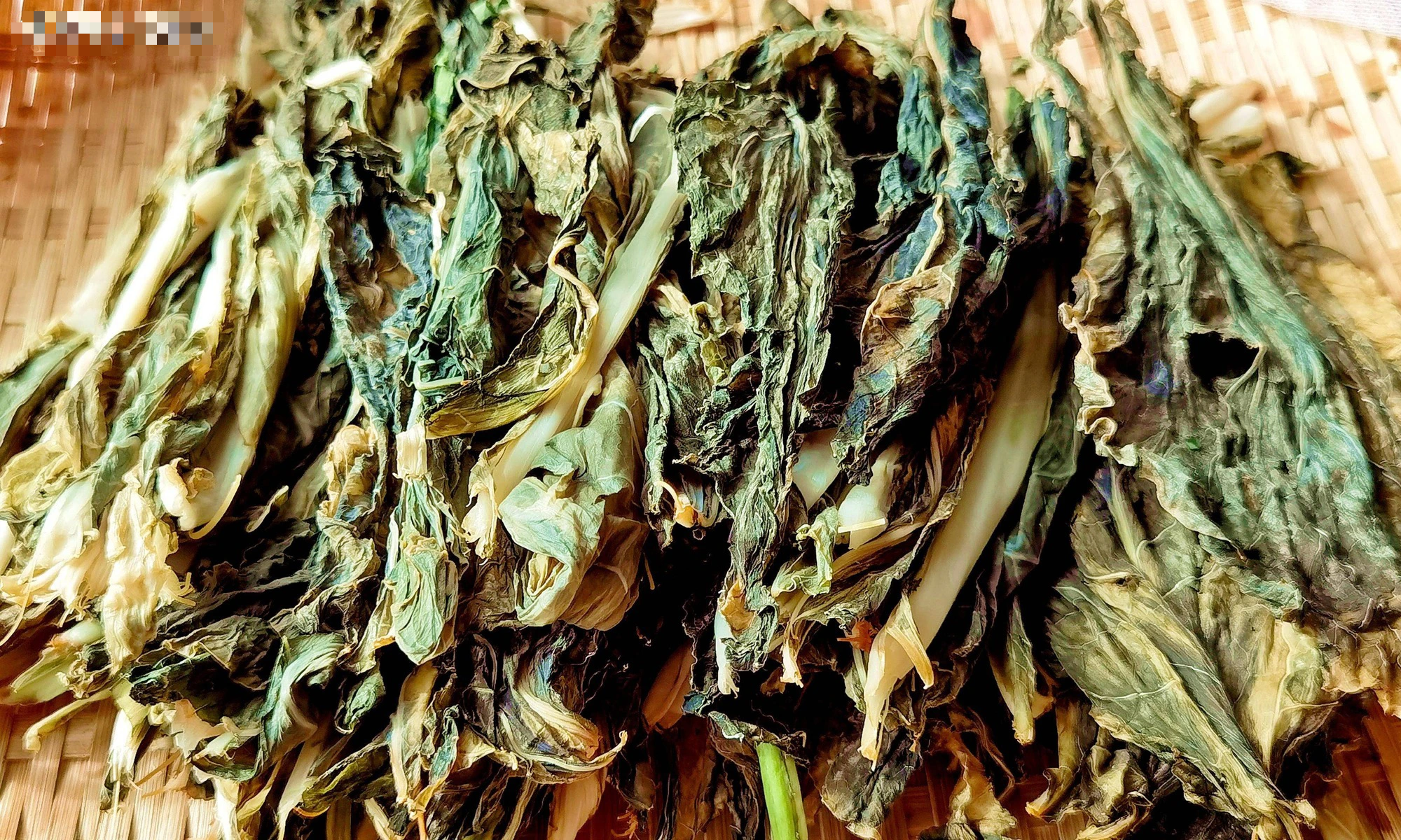 Loại rau chỉ ăn hoa, h&oacute;a ra l&aacute; l&agrave; "nh&agrave; v&ocirc; địch axit folic", sấy kh&ocirc; th&agrave;nh m&oacute;n m&ugrave;a đ&ocirc;ng cực phẩm - Ảnh 3.