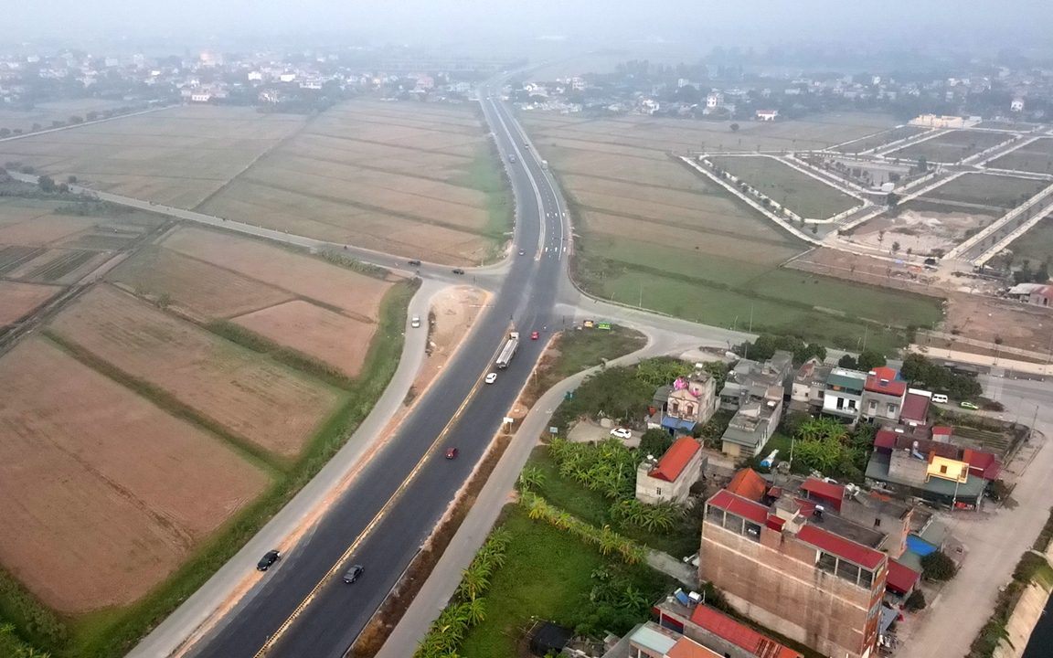 Ngắm đường nối hai cao tốc qua H&agrave; Nam, Hưng Y&ecirc;n từ tr&ecirc;n cao