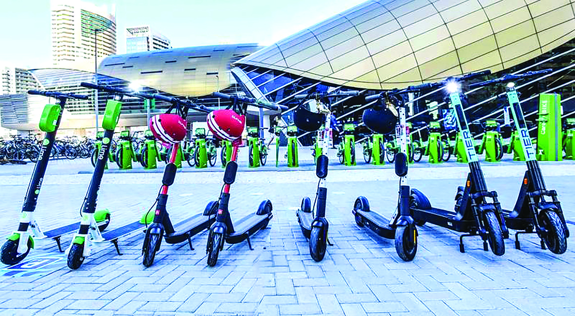 Hiểm họa tai nạn từ xe scooter - Ảnh 1.