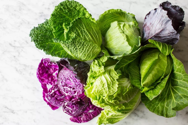 Loại rau m&ugrave;a đ&ocirc;ng gi&uacute;p ngừa cảm lạnh, đừng chỉ luộc nấu c&aacute;ch n&agrave;y vừa ngon lại đẹp  - Ảnh 1.