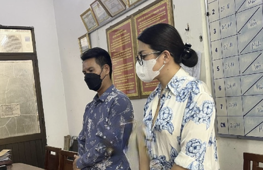 Khởi tố bắt tạm giam hai t&agrave;i xế xe Lexus v&agrave; Vinfast cố t&igrave;nh t&ocirc;ng nhau giữa phố - Ảnh 1.