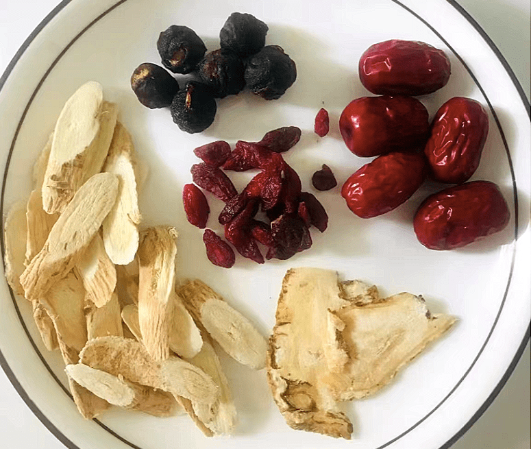 L&agrave;m m&oacute;n canh "chống gi&agrave;", chị em h&atilde;y ăn thường xuy&ecirc;n v&agrave;o m&ugrave;a đ&ocirc;ng sẽ gi&uacute;p chống lạnh, bổ sung kh&iacute; huyết - Ảnh 1.