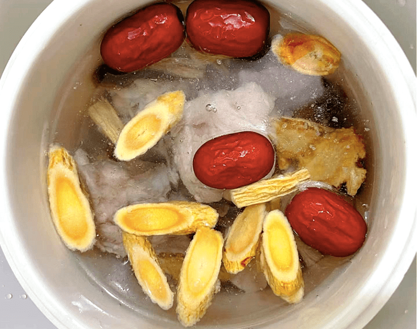 L&agrave;m m&oacute;n canh "chống gi&agrave;", chị em h&atilde;y ăn thường xuy&ecirc;n v&agrave;o m&ugrave;a đ&ocirc;ng sẽ gi&uacute;p chống lạnh, bổ sung kh&iacute; huyết - Ảnh 2.