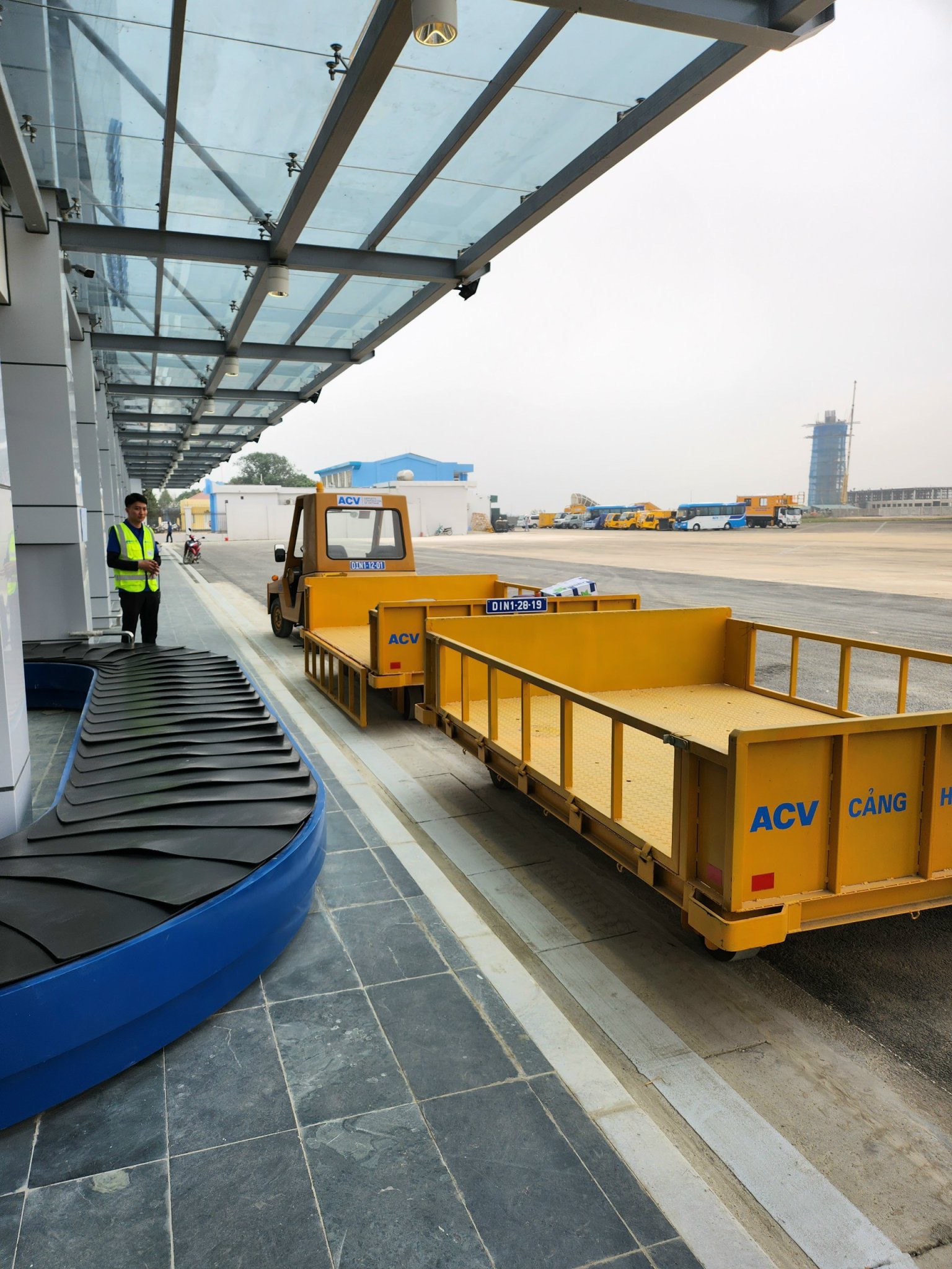 To&agrave;n cảnh s&acirc;n bay Điện Bi&ecirc;n trước ng&agrave;y khai  - Ảnh 9.