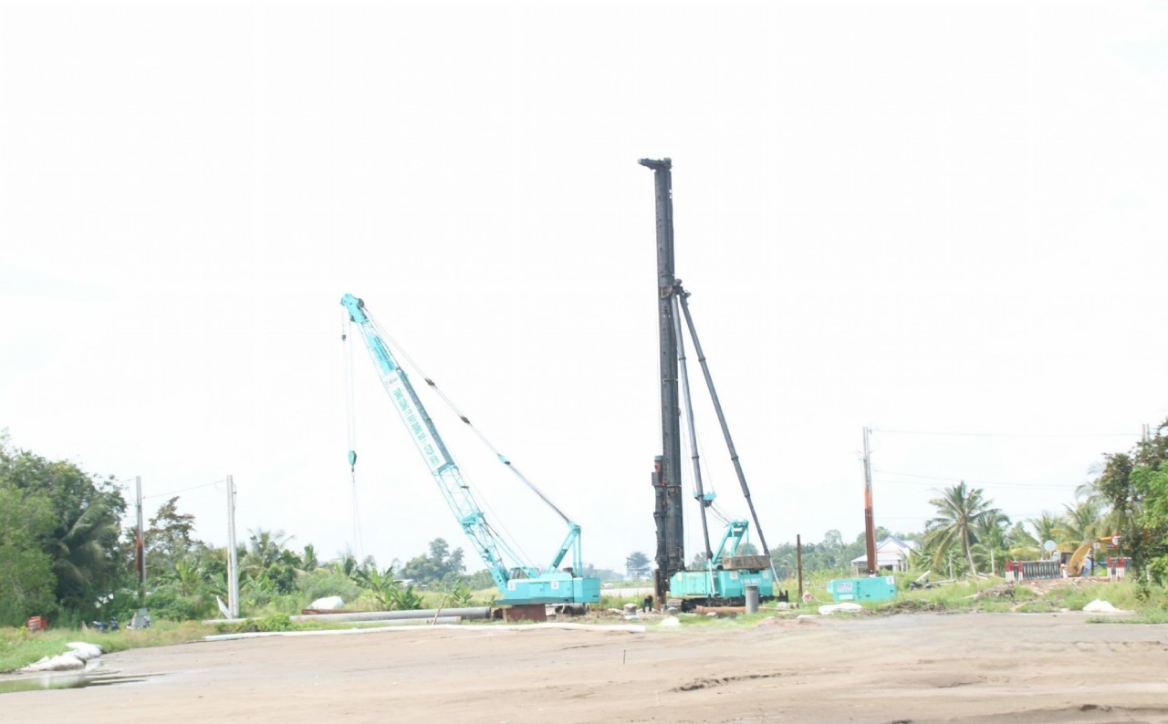 Cao tốc Cần Thơ- C&agrave; Mau: 3 tỉnh "mở cửa" cung cấp c&aacute;t, nhưng vẫn c&ograve;n nhiều nỗi lo - Ảnh 5.