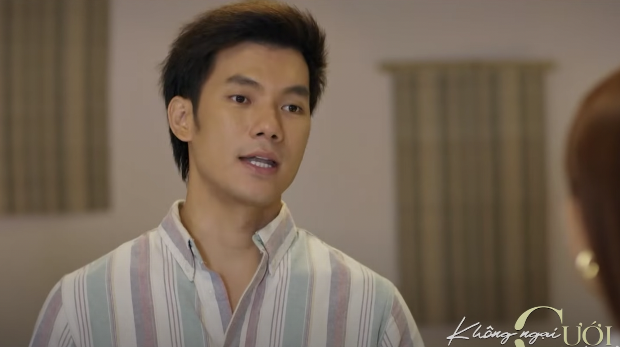 Phong xuất hiện kịp thời để giải cứu Yến.