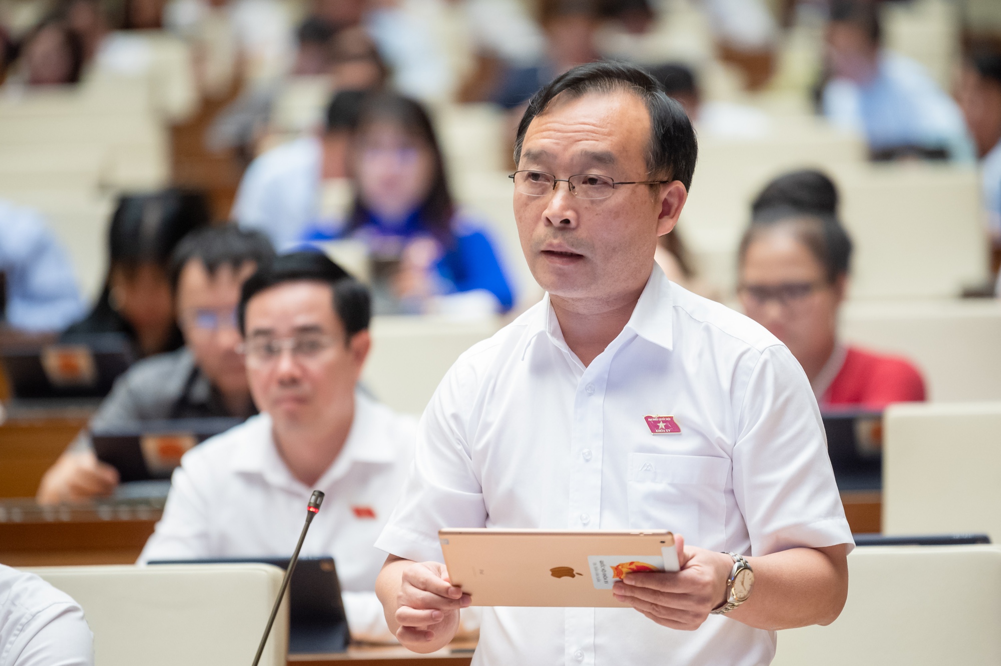 ĐBQH: Doanh nghiệp “đi đêm” trả giá đất cao nhưng vẫn gặp cảnh “dở khóc dở cười” - Ảnh 1. ĐBQH: Doanh nghiệp “đi đêm” trả giá đất cao nhưng vẫn gặp cảnh “dở khóc dở cười” - Ảnh 1.