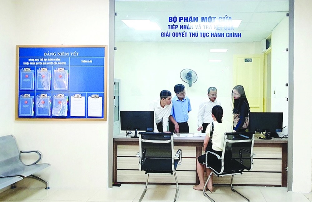 Bộ trưởng GTVT chỉ thị tăng cường c&ocirc;ng t&aacute;c cải c&aacute;ch h&agrave;nh ch&iacute;nh - Ảnh 1.