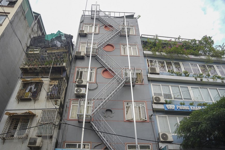 Hà Nội cấm sạc xe điện qua đêm trong các chung cư mini - Ảnh 1. Hà Nội cấm sạc xe điện qua đêm trong các chung cư mini - Ảnh 1.