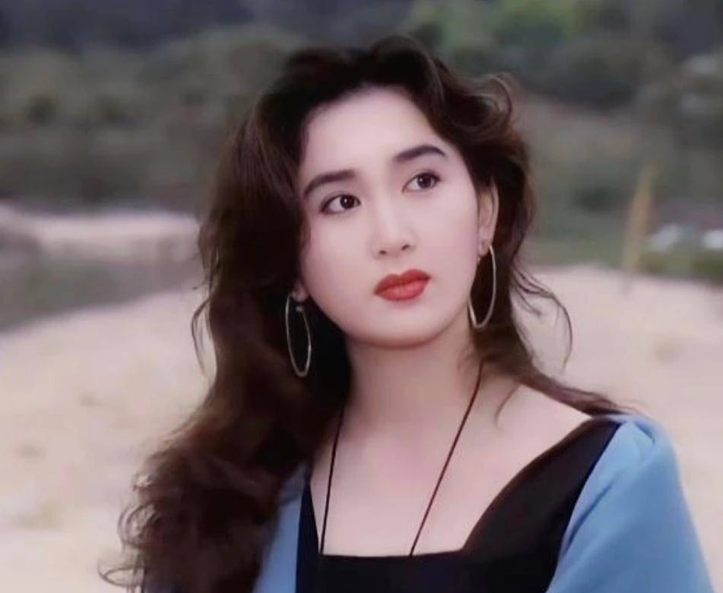 photo-1698984836032 photo-1698984836032