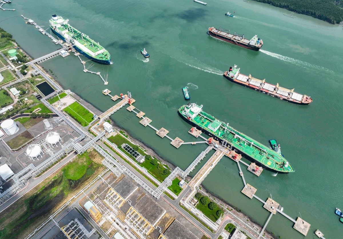 Bộ GTVT ủng hộ quy hoạch kho nổi tiếp nhận t&agrave;u đến 150.000 tấn ngo&agrave;i khơi cửa Tr&agrave; L&yacute; - Ảnh 1.