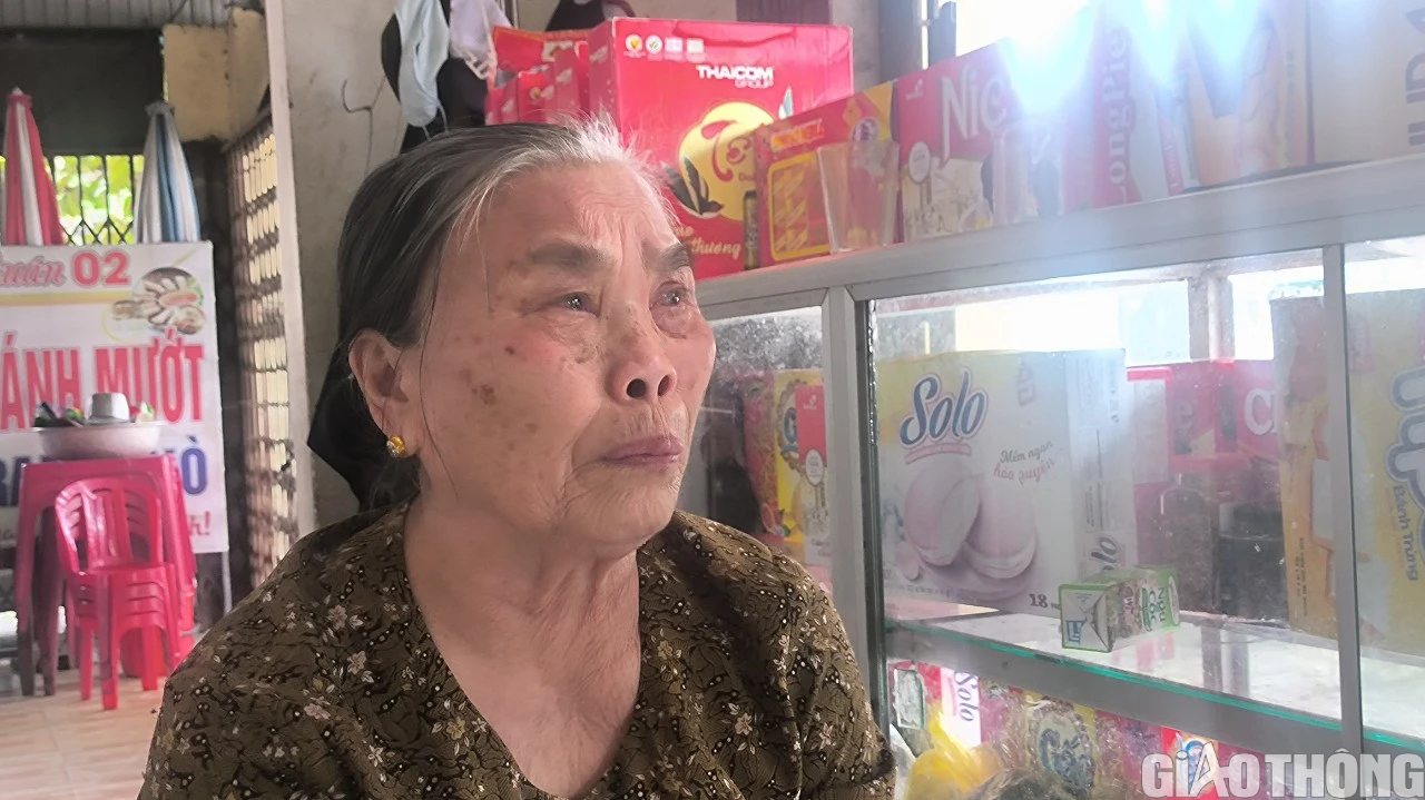 Ông bà nội già yếu gồng gánh nuôi 3 cháu mồ côi cả cha lẫn mẹ - Ảnh 1. Ông bà nội già yếu gồng gánh nuôi 3 cháu mồ côi cả cha lẫn mẹ - Ảnh 1.