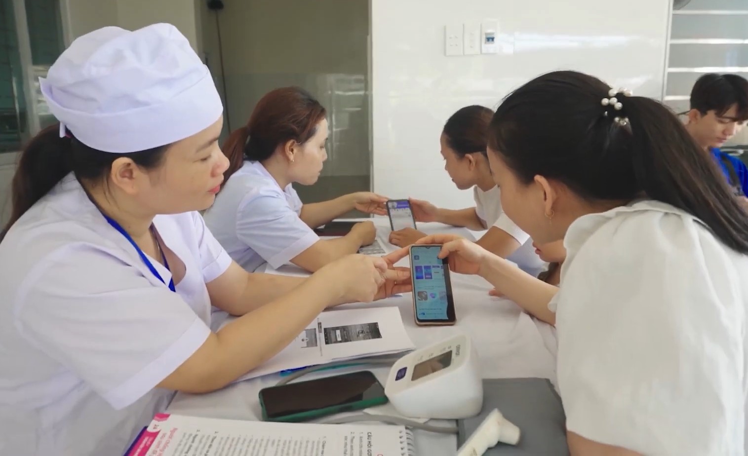"B&aacute;c sĩ cho mọi nh&agrave;" kết nối y tế mọi v&ugrave;ng miền - Ảnh 1.